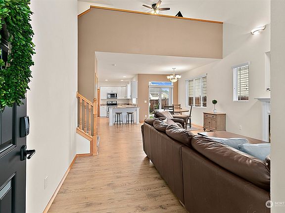 3rd image of 208 Lane Boulevard NW
