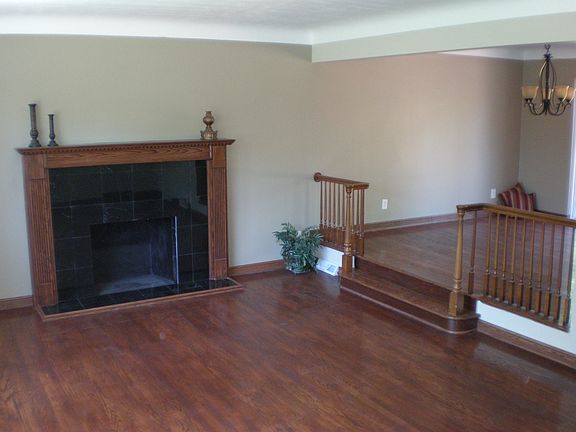2nd image of 3015 Van Aken Blvd