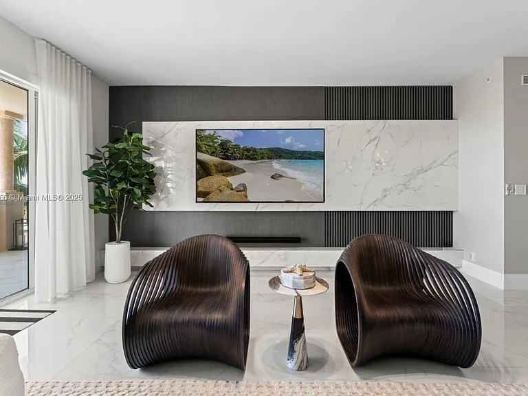 19143 Fisher Island Dr #19143 — Photo 36