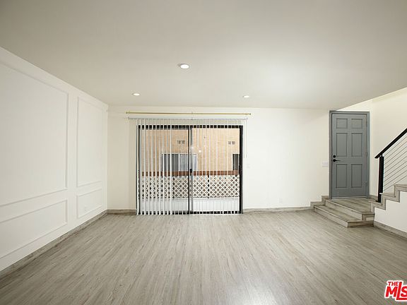 3rd image of 10214 Samoa Ave Unit 25