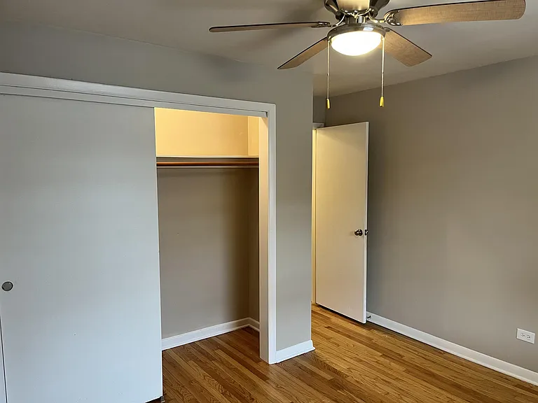 421 Burlington Ave — Photo 7