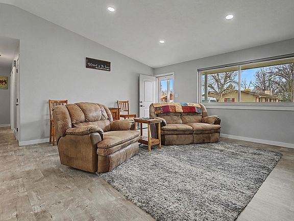 2nd image of 481 Ol Sun Dr