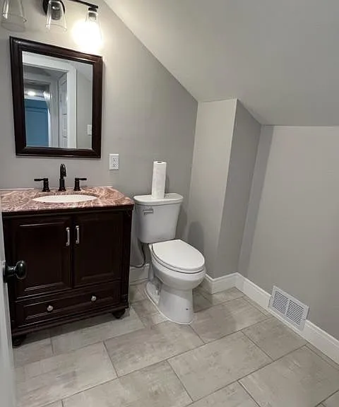 621 22nd Ave NE — Photo 3