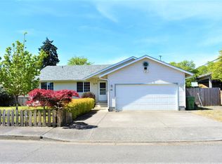 15 Davis Pl, Cottage Grove, OR 97424