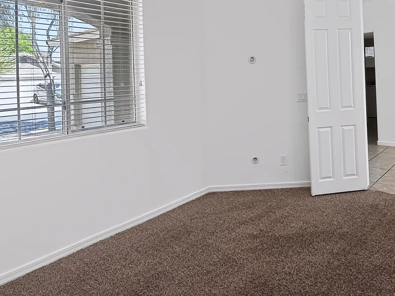 7516 S 27th Pl — Photo 6