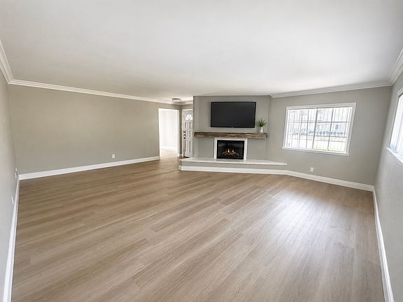 5th image of 4461 Green Ave APT A