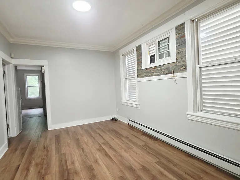 84 Winfield Ave #1 — Photo 5