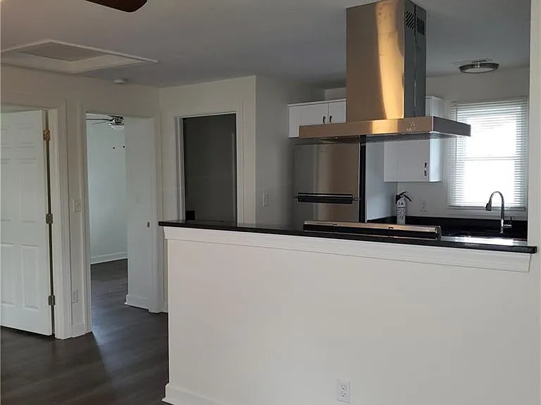 1444 W 41st St #2A — Photo 3