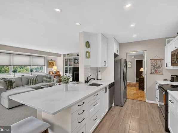 5100 Dorset Ave APT 309, Chevy Chase, MD 20815