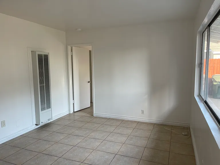6415 El Selinda Ave — Photo 9