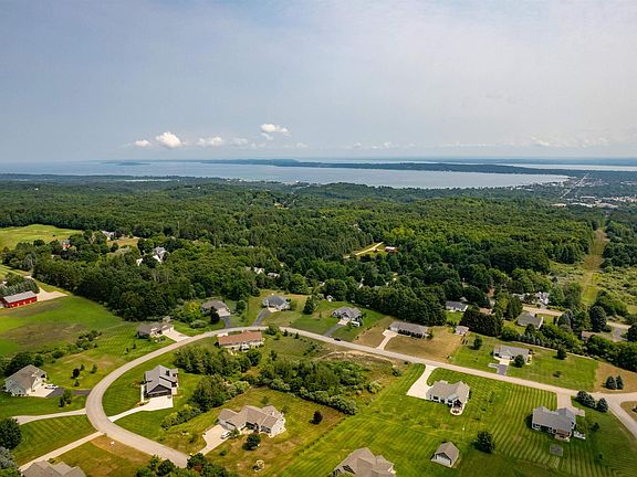 3rd image of Stonefield Dr Lot 10
