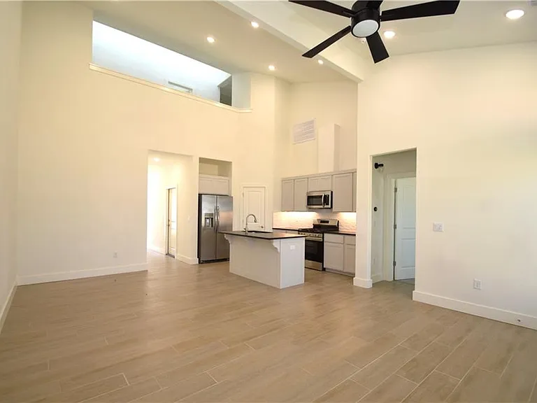 470 Amethyst Rd — Photo 2