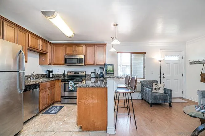 800 N Mollison Ave N #35 — Photo 8
