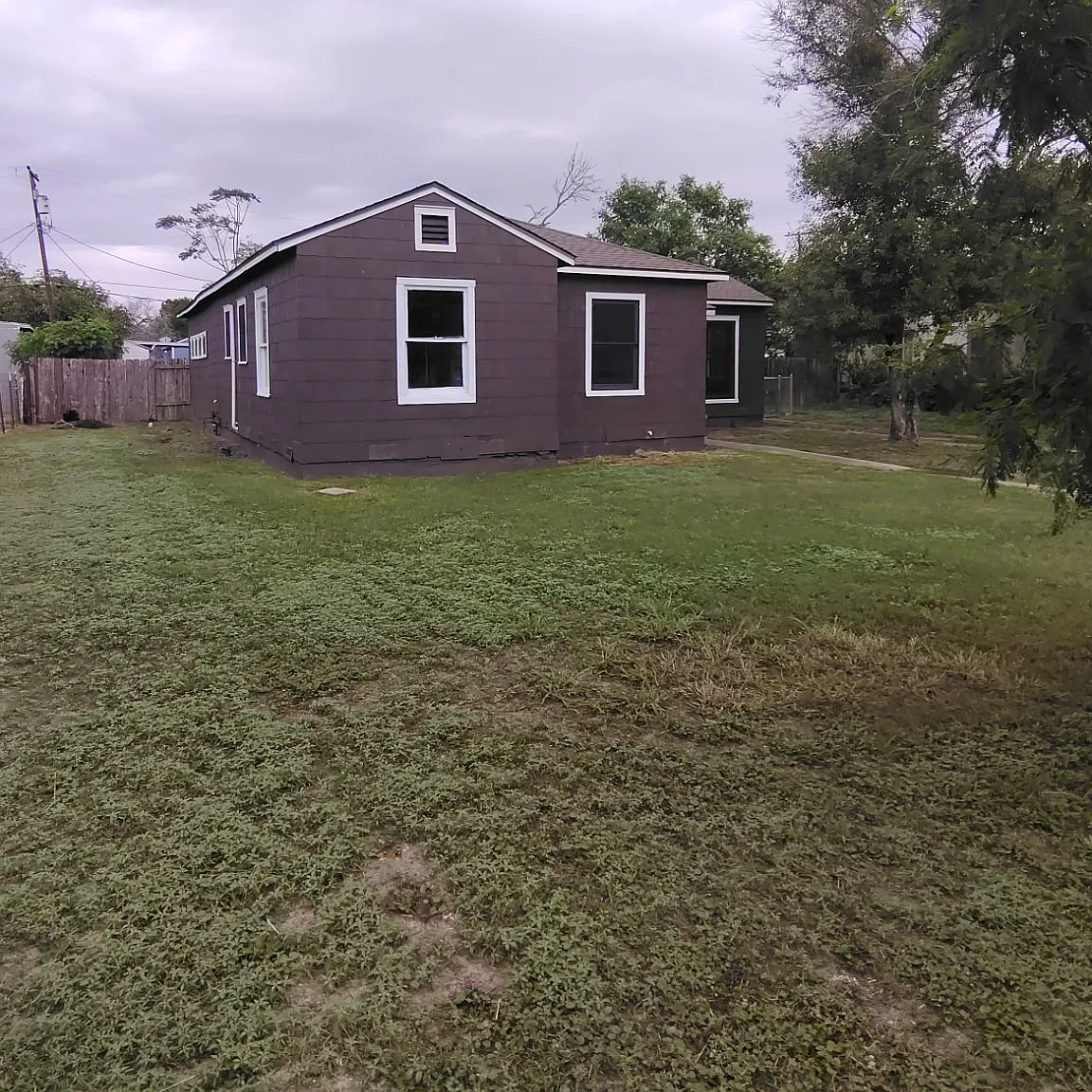 3 bed, 1240 sqft, $1,375 — Photo 2