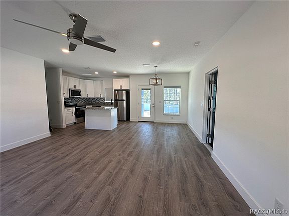 5th image of 5749 N Claremont Dr