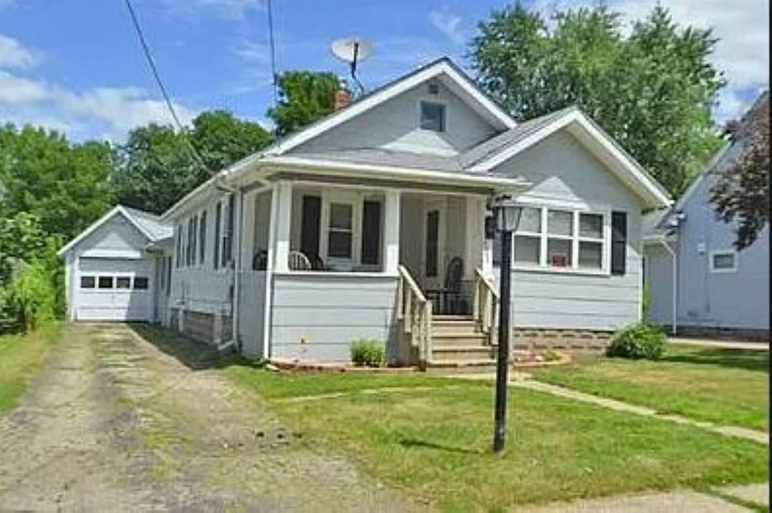 2611 Yonge St photo 1
