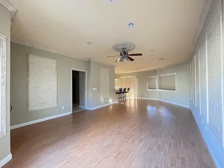 2549 Country Club Dr — Photo 10
