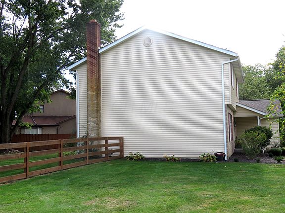 4th image of 8661 Easton Dr