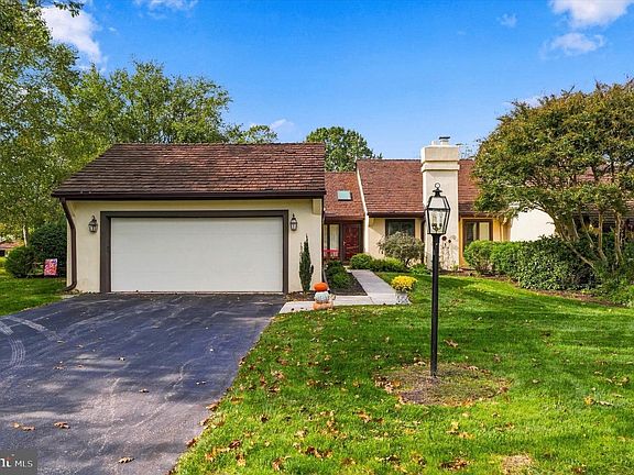 2nd image of 17 Springhouse Ln