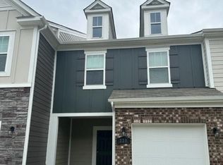 225 Quinn Rd, Matthews, NC 28104