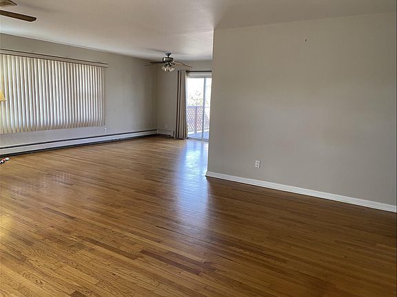 4th image of 35 Washington Drive