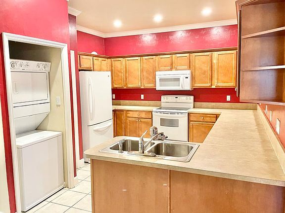 3rd image of 5517 Hampton Woods Way