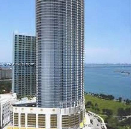 3rd image of 1750 N Bayshore Dr APT 5314