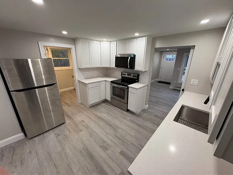 20 Main St #2 — Photo 6
