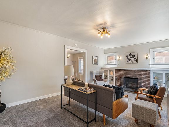 4th image of 440-442 N Clarkson St #440