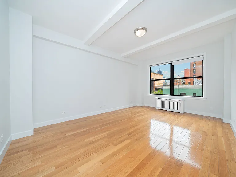 400 E 58th St #5C — Photo 3