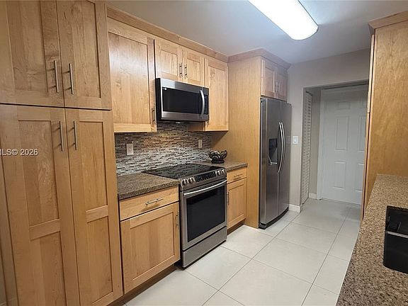 3rd image of 15212 SW 148th Ct
