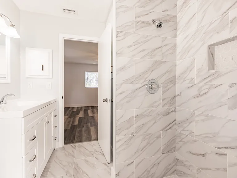11065 Waterford Ave — Photo 13