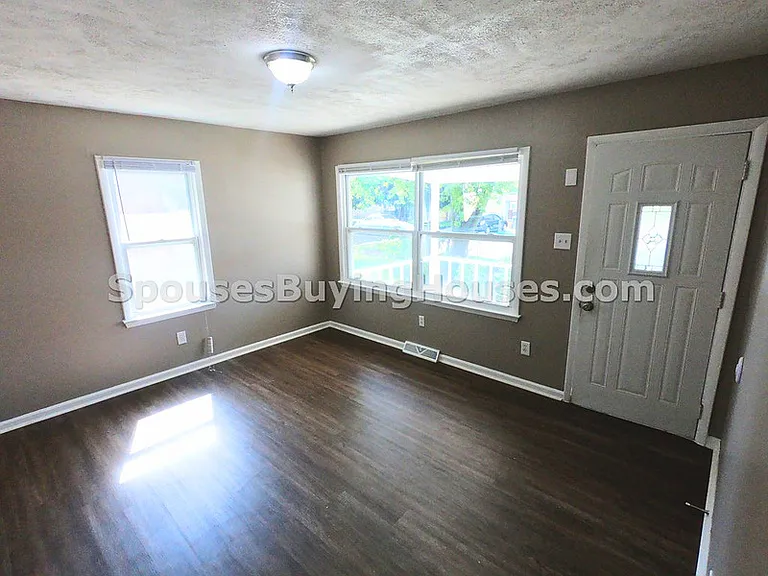 2517 S McClure St — Photo 5