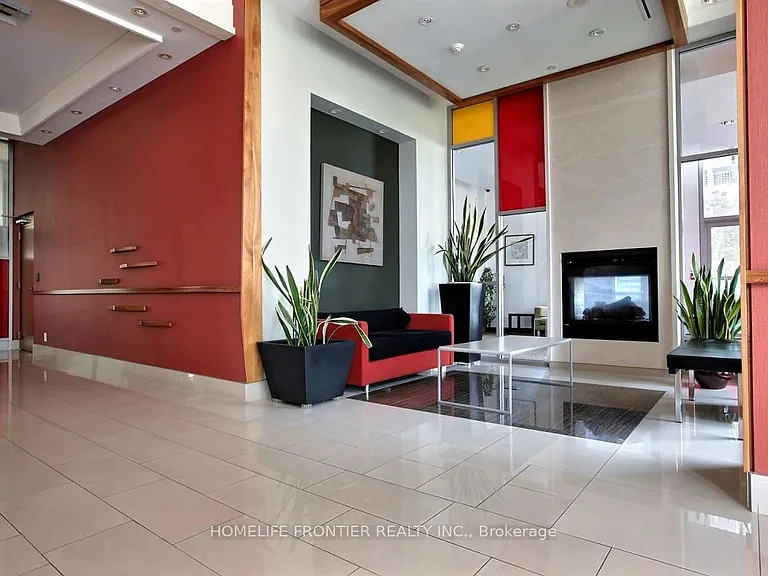 30 Canterbury Pl #703 — Photo 13