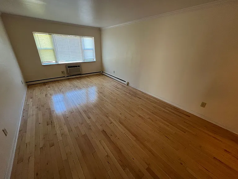 2030 N. Oakland Ave. — Photo 18
