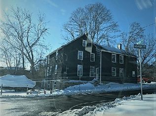 1 Noank Rd, Mystic, CT 06355
