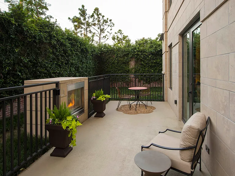 Townhome Patio & Fireplace