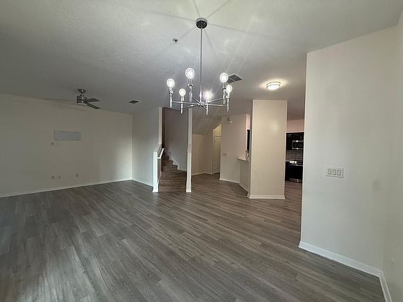 4th image of 1721 San Jacinto Cir