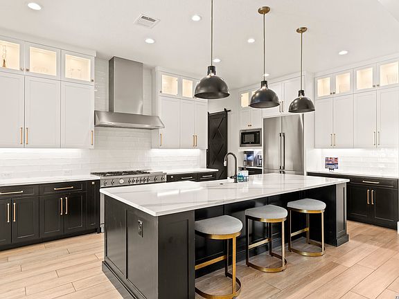 4th image of 23007 daniel