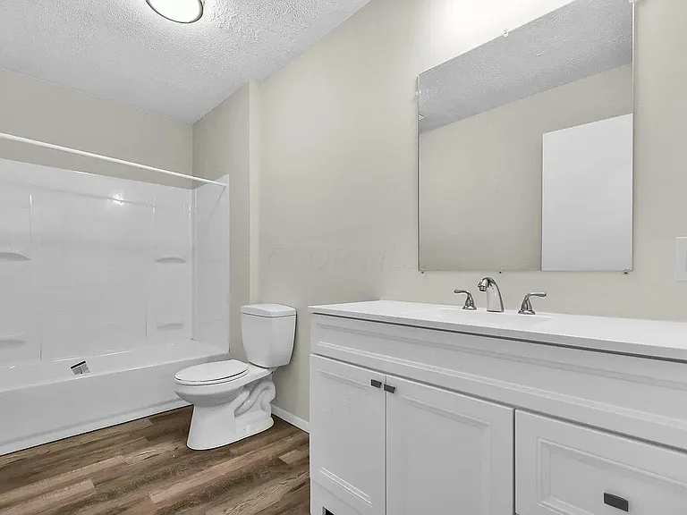 200 Sycamore St — Photo 4