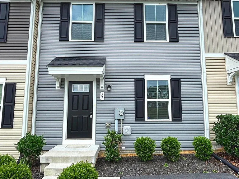 57 Sebago Pl — Photo 1