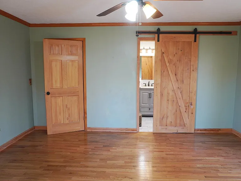 219 Merrylog Ln — Photo 16