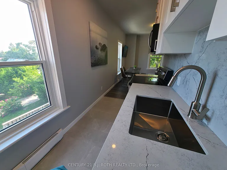 82 Albert St N #1 — Photo 12