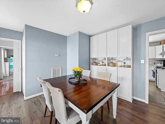 4th image of 29687 Lexington St