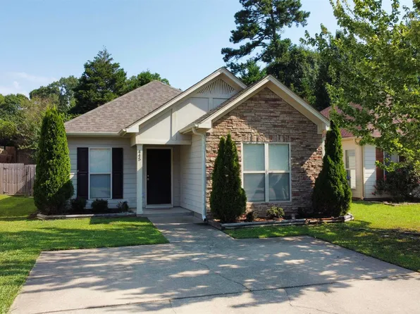 445 Fox Run Cir, Pell City, AL 35125