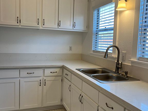 4th image of 735 W 4th St APT C