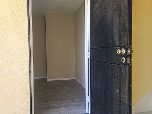 2nd image of 738 California Ave #1/2