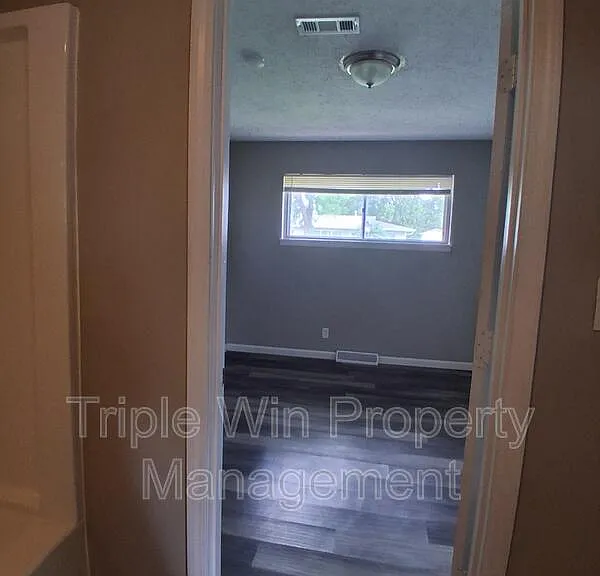 468 June Dr — Photo 23
