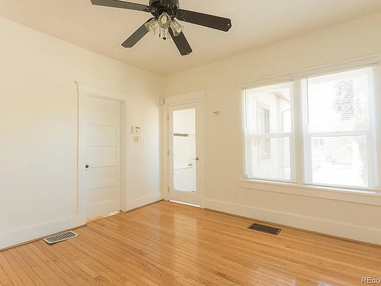3916 W Conejos Pl — Photo 2