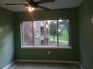 422 Girard St APT 102, Gaithersburg, MD 20877